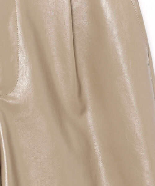 B:MING by BEAMS（ビーミングバイビームス）の「B:MING by BEAMS / フェイクレザー ショート パンツ 22SS（その他パンツ・レディース・ブラック/ベージュ・SMALL/MEDIUM）」の18枚目の写真