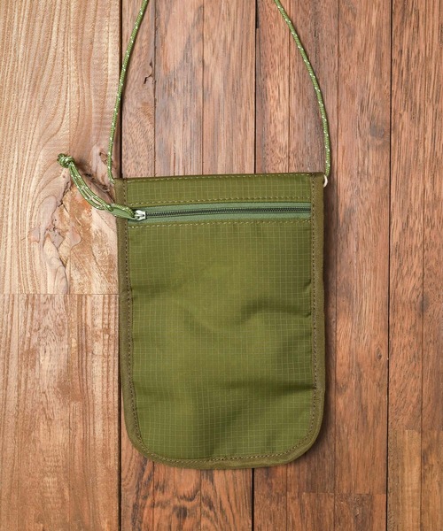 Gramicci（グラミチ）の「/GRAMICCI/UTILITY RIPSTOP MULTI CASE（ショルダーバッグ・メンズ・ブラック/グリーン・FREE）」の7枚目の写真