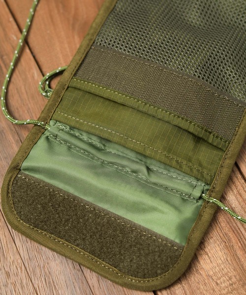Gramicci（グラミチ）の「/GRAMICCI/UTILITY RIPSTOP MULTI CASE（ショルダーバッグ・メンズ・ブラック/グリーン・FREE）」の12枚目の写真