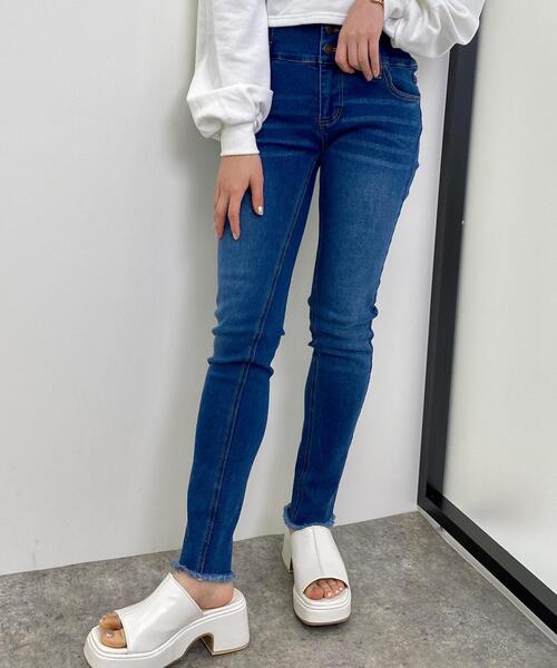 INGNI（イング）の「プラットフォームスクエアトゥサンダル（サンダル・レディース・ブラック/イエロー/オフホワイト・L/M）」の8枚目の写真