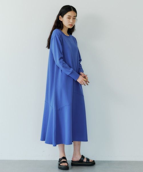 GARAGE OF GOOD CLOTHING(ガレージオブグッドクロージング)の「マーメイドフレアーワンピース(ワンピース・レディース・ベージュ/ブルー/ネイビー・FREE)」の3枚目の写真