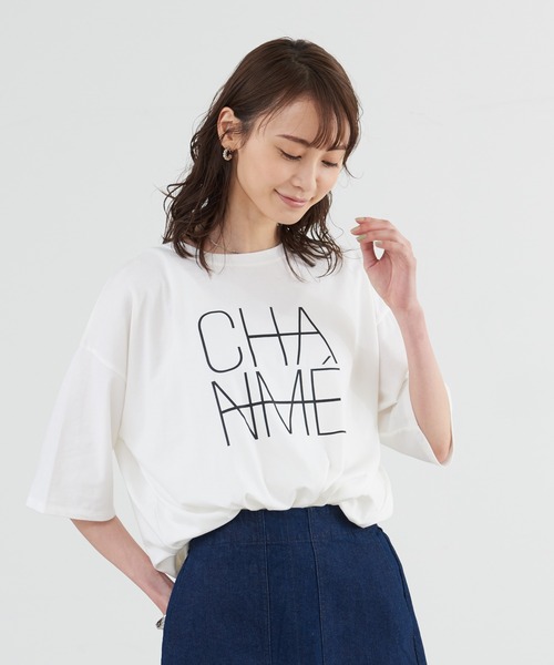 abahouse mavie(アバハウスマヴィ)の「オーバーサイズロゴTシャツ(Tシャツ/カットソー・レディース・チャコールグレー/ブラック/ホワイト/ホワイト系その他/グレー系その他/ベージュ/ホワイト系その他2/ブラック系その他・フリー)」の2枚目の写真