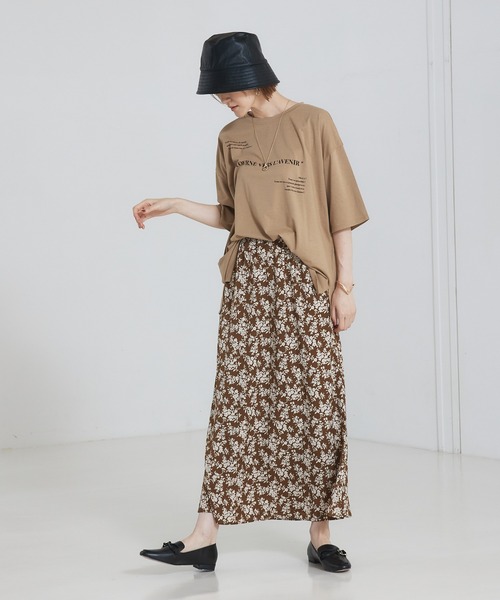 abahouse mavie(アバハウスマヴィ)の「オーバーサイズロゴTシャツ(Tシャツ/カットソー・レディース・チャコールグレー/ブラック/ホワイト/ホワイト系その他/グレー系その他/ベージュ/ホワイト系その他2/ブラック系その他・フリー)」の20枚目の写真