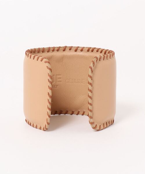 Whim Gazette（ウィムガゼット）の「【LEFIJE】レザービッグバングル（バングル/リストバンド・レディース・ベージュ・FREE）」の2枚目の写真