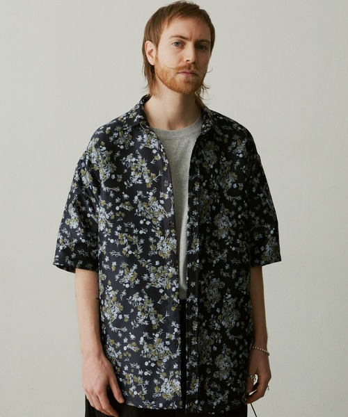 UNSELDs（アンセルズ）の「【UNSELDs アンセルズ】フローラルジャガード レギュラーカラー ハーフスリーブシャツ［セットアップ対応］（シャツ/ブラウス・メンズ・ブラック/ダークグレー/ネイビー・L/M）」の22枚目の写真