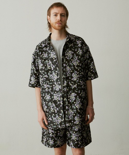 UNSELDs（アンセルズ）の「【UNSELDs アンセルズ】フローラルジャガード レギュラーカラー ハーフスリーブシャツ［セットアップ対応］（シャツ/ブラウス・メンズ・ブラック/ダークグレー/ネイビー・L/M）」の8枚目の写真