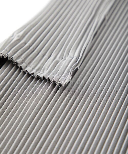 kotohayokozawa（コトハヨコザワ）の「STUDIOUS別注 PLEAT CARGO PANTS（その他パンツ・メンズ・ブラック/グレー/ミント・S/M）」の5枚目の写真