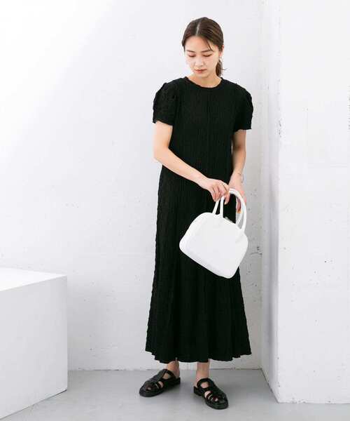 KBF（ケイビーエフ）の「『WEB/一部店舗限定』ランダムシャーリングフレアワンピース（ワンピース・レディース・ブラック/イエロー/ブルー・ONE）」の4枚目の写真