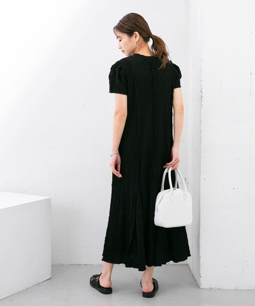 KBF（ケイビーエフ）の「『WEB/一部店舗限定』ランダムシャーリングフレアワンピース（ワンピース・レディース・ブラック/イエロー/ブルー・ONE）」の6枚目の写真