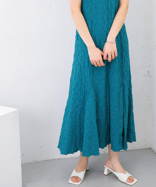 KBF（ケイビーエフ）の「『WEB/一部店舗限定』ランダムシャーリングフレアワンピース（ワンピース・レディース・ブラック/イエロー/ブルー・ONE）」の8枚目の写真