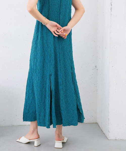 KBF（ケイビーエフ）の「『WEB/一部店舗限定』ランダムシャーリングフレアワンピース（ワンピース・レディース・ブラック/イエロー/ブルー・ONE）」の9枚目の写真