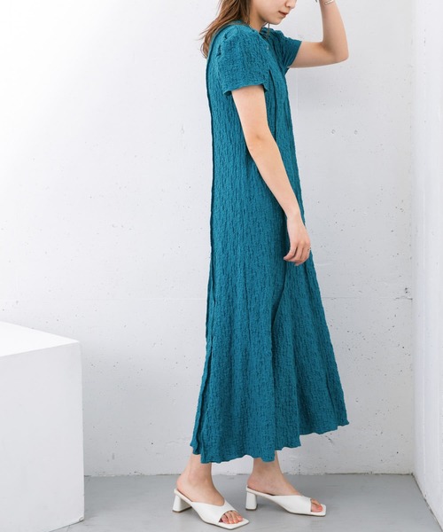 KBF（ケイビーエフ）の「『WEB/一部店舗限定』ランダムシャーリングフレアワンピース（ワンピース・レディース・ブラック/イエロー/ブルー・ONE）」の12枚目の写真