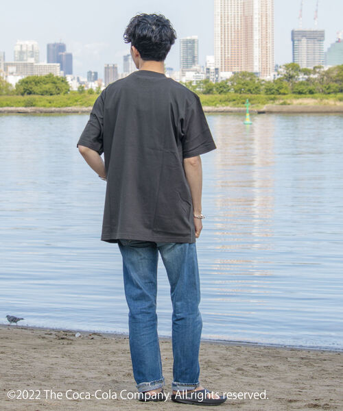 GLOSTER（グロスター）の「【GLOSTER/グロスター】Coca-Cola Tシャツ コカ･コーラ プリントT（Tシャツ/カットソー・メンズ・チャコールグレー・MEDIUM/LARGE）」の5枚目の写真