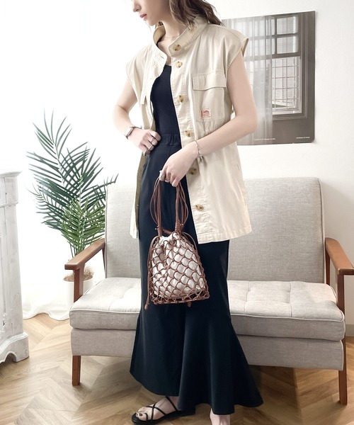 Java(ジャバ)の「《JaVa ジャバコラボ》大人の上級カジュアル。スタンドカラーミリタリーベスト(ベスト・レディース・ブラック/ベージュ系その他/カーキ・SMALL/MEDIUM/LARGE/X-LARGE)」の6枚目の写真