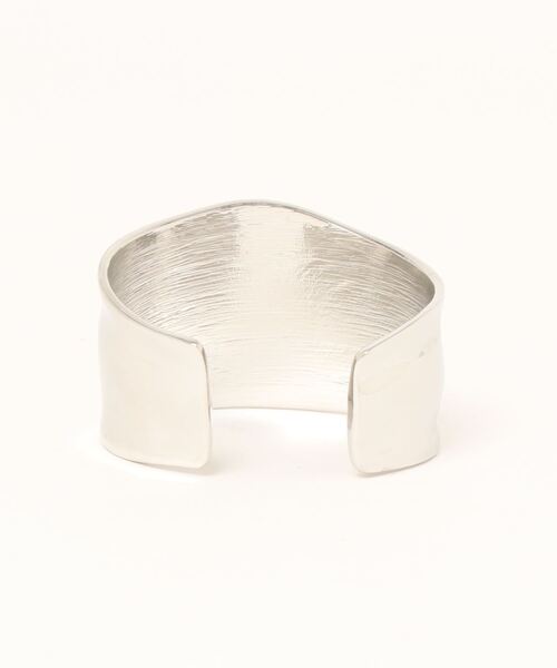 AZUL by moussy（アズールバイマウジー）の「WIDE METAL BANGLE/ワイドメタルバングル（ブレスレット・レディース・シルバー/ゴールド系その他・FREE）」の3枚目の写真