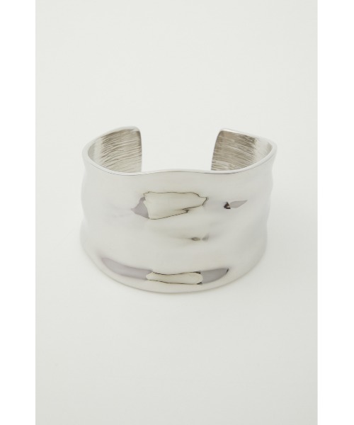 AZUL by moussy（アズールバイマウジー）の「WIDE METAL BANGLE/ワイドメタルバングル（ブレスレット・レディース・シルバー/ゴールド系その他・FREE）」の7枚目の写真