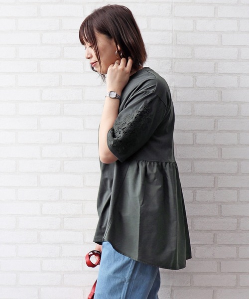 BELLUNA PLUS（ベルーナ）の「袖レース使い異素材切替プルオーバー（Tシャツ/カットソー・レディース・ブルー/チャコール/ベージュ・MEDIUM/LARGE/X-LARGE）」の5枚目の写真