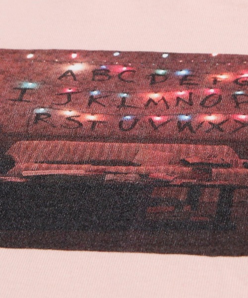 Little sunny bite（リトルサニーバイト）の「LittleSunnyBite/リトルサニーバイト/little sunny bite × STRANGER THINGS Photo big tee（Tシャツ/カットソー・レディース・ホワイト/ブラック/ピンク・SMALL/MEDIUM）」の12枚目の写真