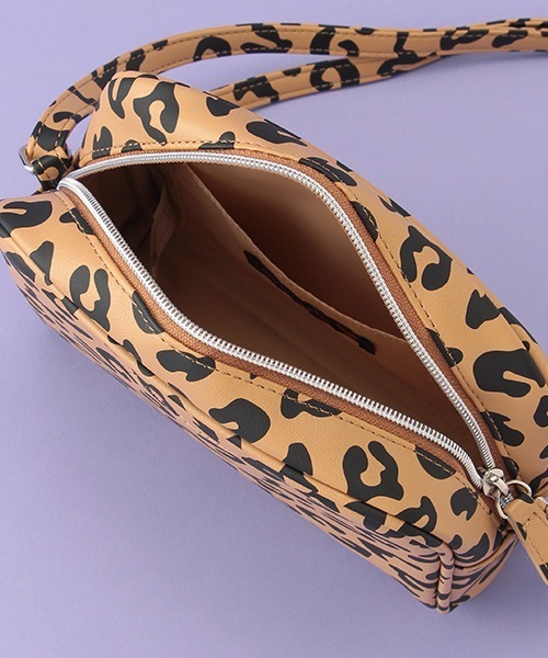 LOVETOXIC（ラブトキシック）の「横型合皮ショルダーBAG（バックパック/リュック・キッズ・ブラック/マルチ/オフホワイト/ベージュ・FREE）」の11枚目の写真