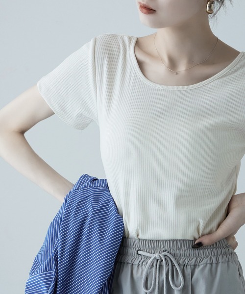 etoll.(エトル)の「前後2way スクエアネック リブ Tシャツ(Tシャツ/カットソー・レディース・ブラック/パープル/オフホワイト・M)」の22枚目の写真