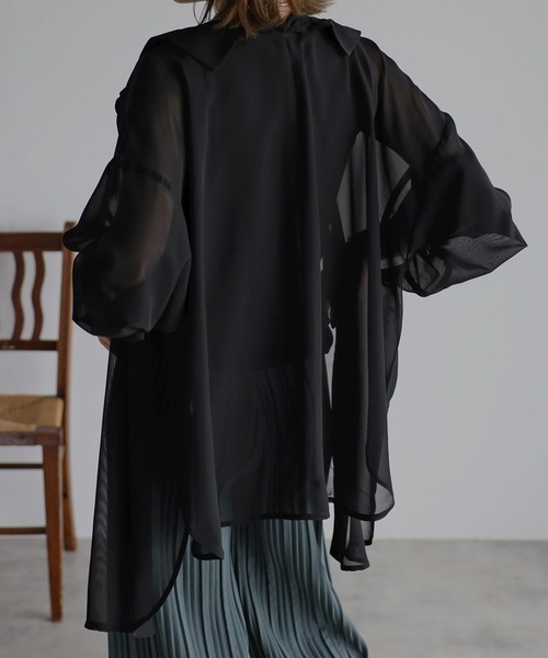 Yucca（ユッカ）の「2WAYシャツアンサンブル（シャツ＋タンクトップ）（シャツ/ブラウス・レディース・ベージュ/ホワイト/ブルー/ボルドー/ブラック・MEDIUM/LARGE）」の14枚目の写真