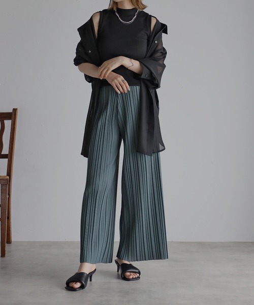 Yucca（ユッカ）の「2WAYシャツアンサンブル（シャツ＋タンクトップ）（シャツ/ブラウス・レディース・ベージュ/ホワイト/ブルー/ボルドー/ブラック・MEDIUM/LARGE）」の15枚目の写真