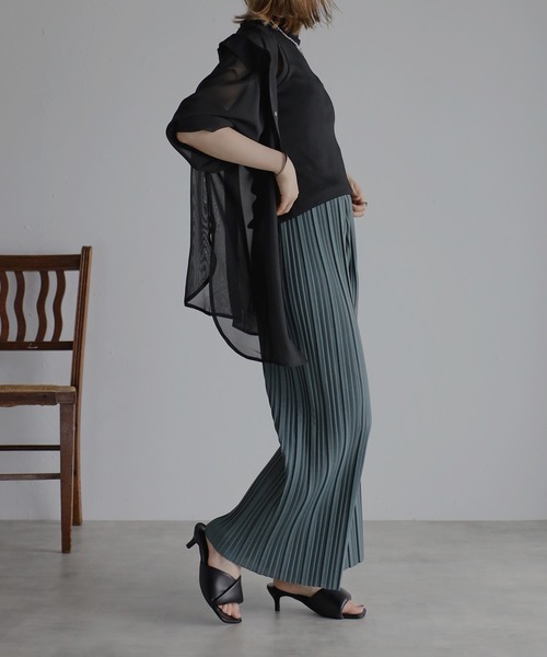 Yucca（ユッカ）の「2WAYシャツアンサンブル（シャツ＋タンクトップ）（シャツ/ブラウス・レディース・ベージュ/ホワイト/ブルー/ボルドー/ブラック・MEDIUM/LARGE）」の16枚目の写真