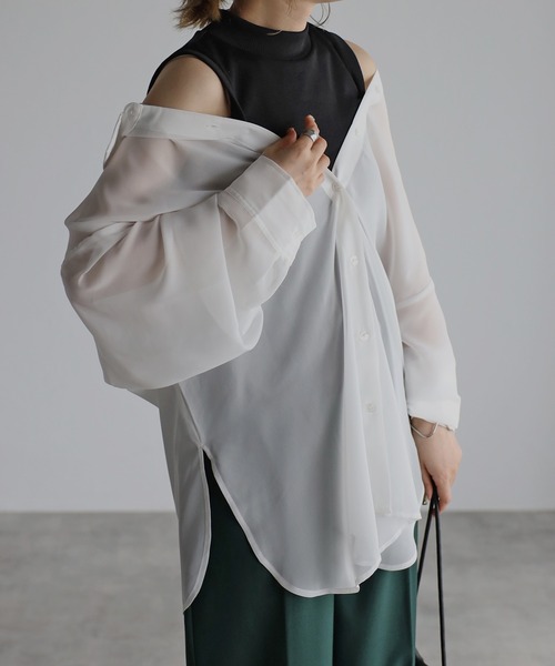 Yucca（ユッカ）の「2WAYシャツアンサンブル（シャツ＋タンクトップ）（シャツ/ブラウス・レディース・ベージュ/ホワイト/ブルー/ボルドー/ブラック・MEDIUM/LARGE）」の6枚目の写真