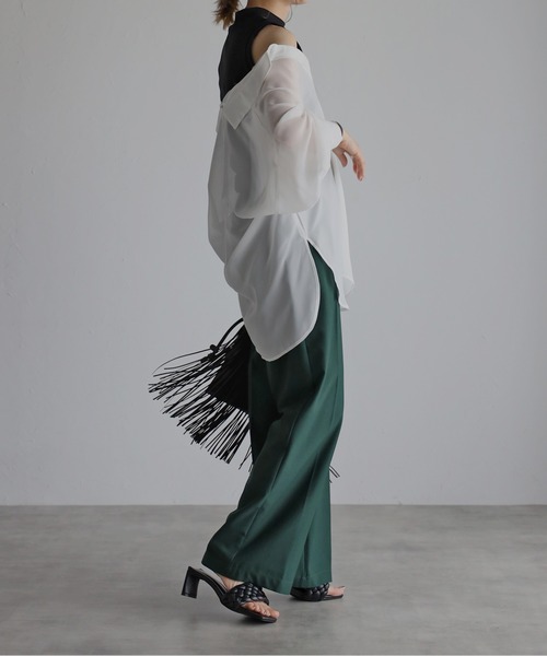 Yucca（ユッカ）の「2WAYシャツアンサンブル（シャツ＋タンクトップ）（シャツ/ブラウス・レディース・ベージュ/ホワイト/ブルー/ボルドー/ブラック・MEDIUM/LARGE）」の10枚目の写真