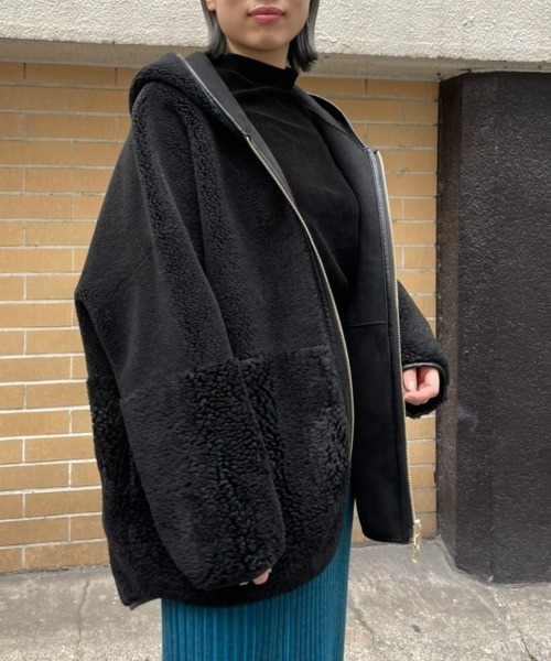 Risley(リズレー)の「Risley(リズレー) リバーシブルフェイクムートンフードコート(ムートンコート・レディース・ベージュ/ブラック・F)」の13枚目の写真