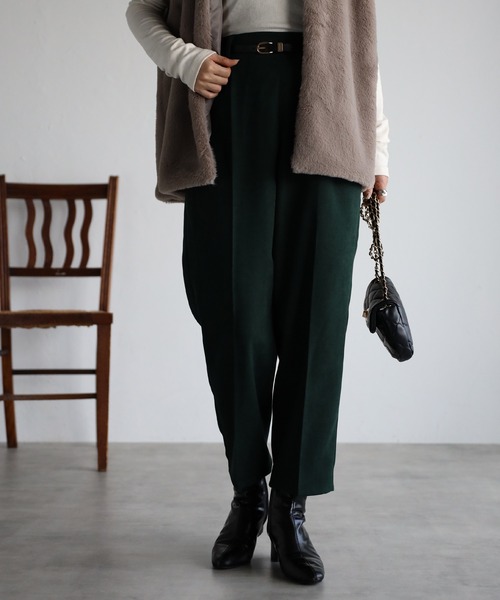 Yucca(ユッカ)の「ベルト付きテーパードパンツ(その他パンツ・レディース・ダークグリーン/ブラック・MEDIUM)」の1枚目の写真
