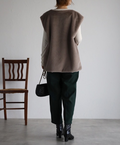 Yucca(ユッカ)の「ベルト付きテーパードパンツ(その他パンツ・レディース・ダークグリーン/ブラック・MEDIUM)」の21枚目の写真