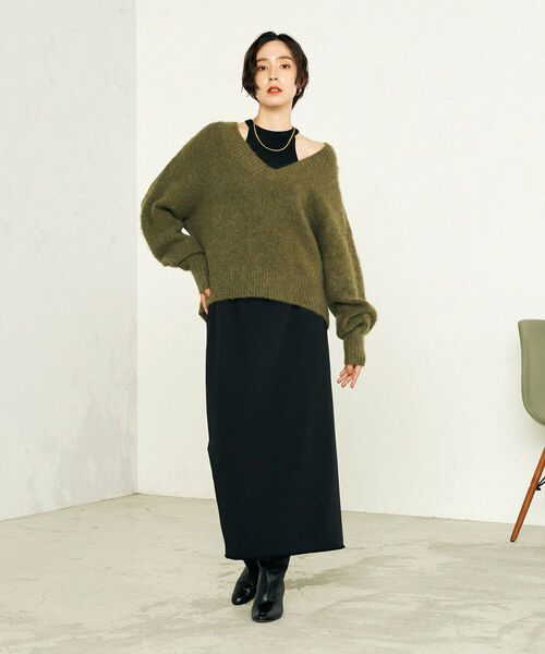 NOLLEY’S(ノーリーズ)の「◇【WEB限定】起毛モヘヤパフスリーブVネックプルオーバーニット(ニット/セーター・レディース・オリーブ/ライトブルー/ピンク・38)」の5枚目の写真