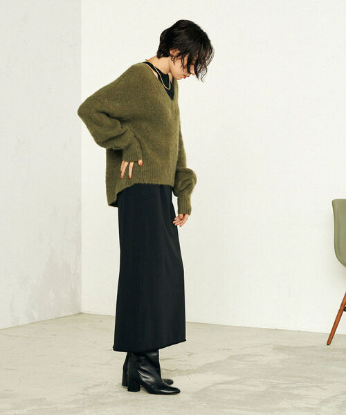 NOLLEY’S(ノーリーズ)の「◇【WEB限定】起毛モヘヤパフスリーブVネックプルオーバーニット(ニット/セーター・レディース・オリーブ/ライトブルー/ピンク・38)」の11枚目の写真
