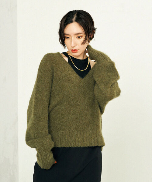 NOLLEY’S(ノーリーズ)の「◇【WEB限定】起毛モヘヤパフスリーブVネックプルオーバーニット(ニット/セーター・レディース・オリーブ/ライトブルー/ピンク・38)」の17枚目の写真