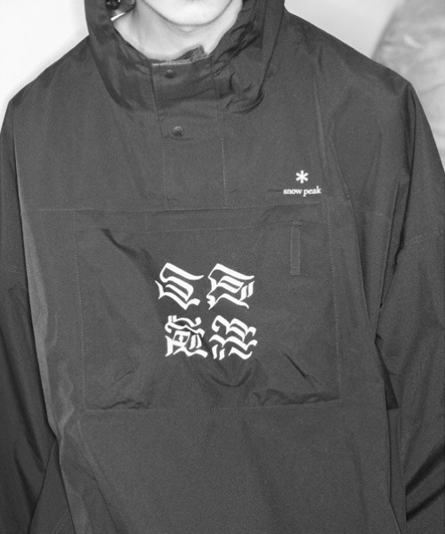 Snow Peak(スノーピーク)の「GEZAN Packable Rain Poncho(ポンチョ・メンズ・レッド/ブラック・FREE)」の7枚目の写真