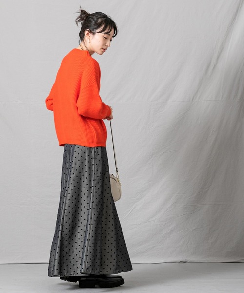 Gready Brilliant(グレディブリリアン)の「アンゴラ混片畦ボトルネックニット(ニット/セーター・レディース・オレンジ/ブラック系・FREE)」の12枚目の写真