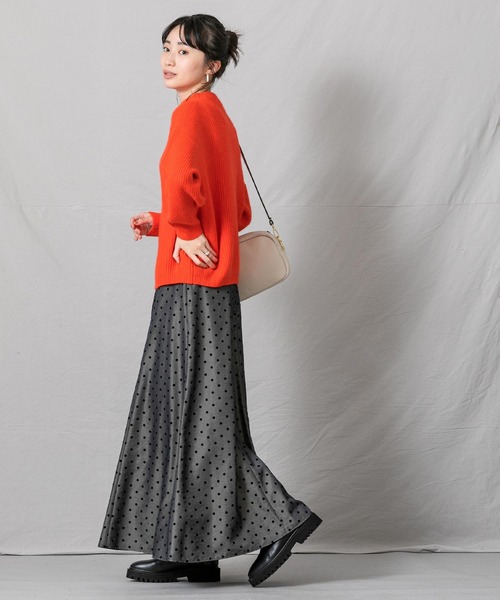 Gready Brilliant(グレディブリリアン)の「アンゴラ混片畦ボトルネックニット(ニット/セーター・レディース・オレンジ/ブラック系・FREE)」の14枚目の写真