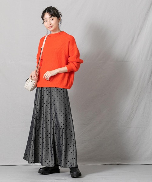 Gready Brilliant(グレディブリリアン)の「アンゴラ混片畦ボトルネックニット(ニット/セーター・レディース・オレンジ/ブラック系・FREE)」の20枚目の写真