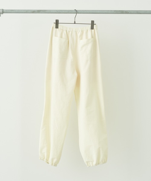 earth music&ecology（アースミュージックアンドエコロジー）の「バルーンシルエットパンツ（その他パンツ・レディース・ライトパープル/ライトグレー/アイボリー/カーキ・FREE）」の11枚目の写真
