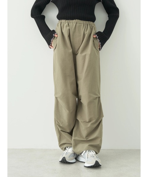 earth music&ecology（アースミュージックアンドエコロジー）の「バルーンシルエットパンツ（その他パンツ・レディース・ライトパープル/ライトグレー/アイボリー/カーキ・FREE）」の18枚目の写真