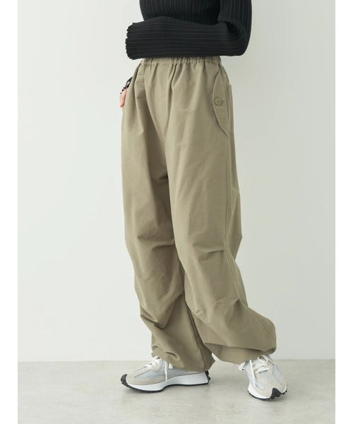 earth music&ecology（アースミュージックアンドエコロジー）の「バルーンシルエットパンツ（その他パンツ・レディース・ライトパープル/ライトグレー/アイボリー/カーキ・FREE）」の17枚目の写真