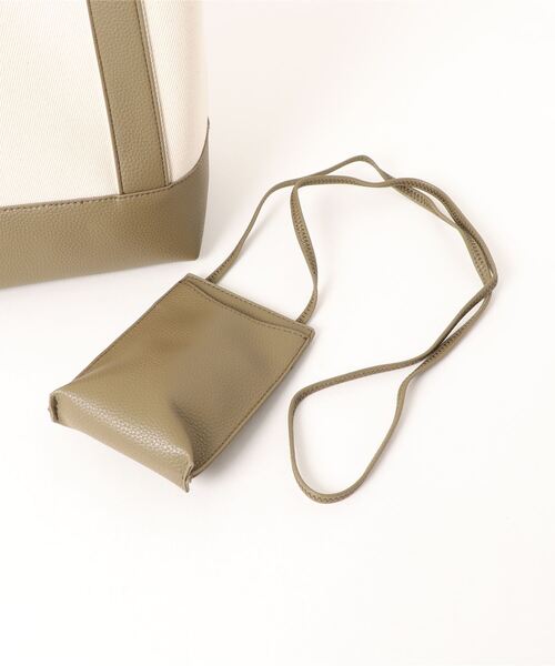 cache cache(カシュ カシュ)の「カシュカシュ cachecache / スマホショルダー付きワンハンドルパーテーショントートバッグ(トートバッグ・レディース・グレー系その他/ブラック×ブラック/ベージュ系その他/ブラック/レッド/イエロー/カーキ/シルバー・FREE)」の11枚目の写真