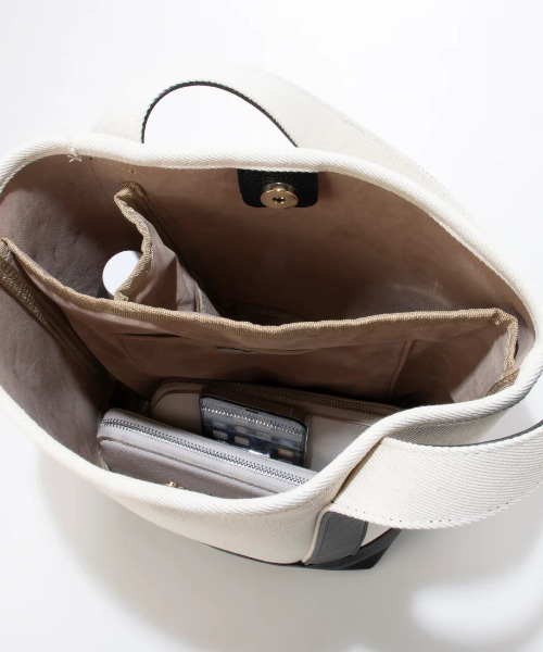 cache cache(カシュ カシュ)の「カシュカシュ cachecache / スマホショルダー付きワンハンドルパーテーショントートバッグ(トートバッグ・レディース・グレー系その他/ブラック×ブラック/ベージュ系その他/ブラック/レッド/イエロー/カーキ/シルバー・FREE)」の21枚目の写真