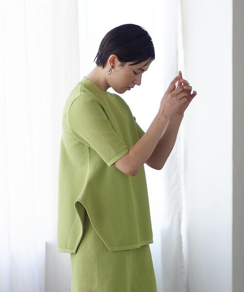 LANVIN en Bleu(ランバンオンブルー)の「【セットアップ対応商品】カーブスリットワッフルニット(ニット/セーター・レディース・グリーン/ブラック/ベージュ・38)」の5枚目の写真