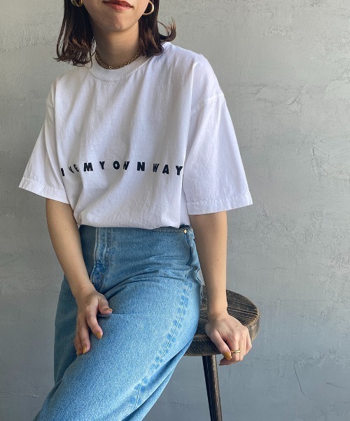 FUNG（ファング）の「[FUNG/ファング] LIVE MY OWN WAY カットオフプリントTシャツ（Tシャツ/カットソー・レディース・ワイン/ホワイト・M）」の2枚目の写真