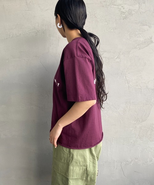 FUNG（ファング）の「[FUNG/ファング] LIVE MY OWN WAY カットオフプリントTシャツ（Tシャツ/カットソー・レディース・ワイン/ホワイト・M）」の22枚目の写真