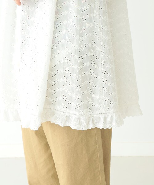 BEAMS BOY(ビームスボーイ)の「BEAMS BOY / カットワーク ノースリーブ ブラウス(シャツ/ブラウス・レディース・ブラック/オフホワイト・ONE SIZE)」の18枚目の写真