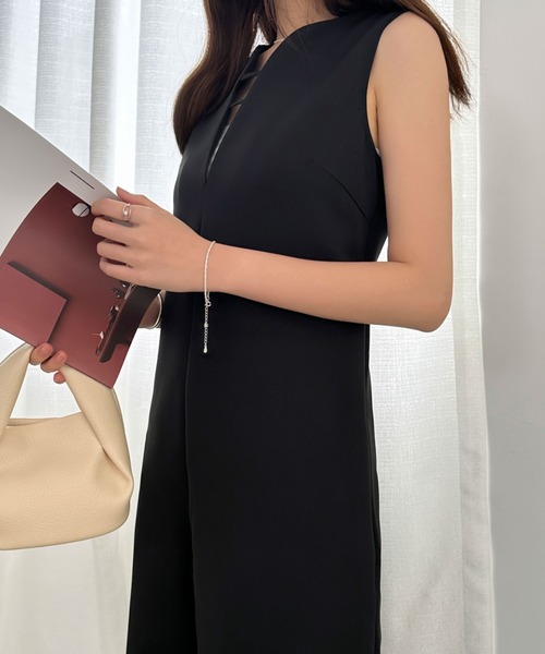 ECLIN(エクラン)の「スキッパネックワイドパンツサロペット(サロペット/オーバーオール・レディース・ブラック/ベージュ/ブルー・S/M)」の20枚目の写真