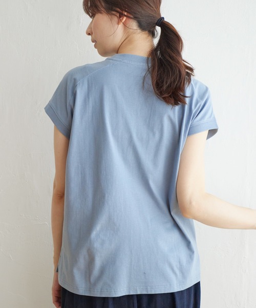ikka(イッカ)の「コットンUSAフレンチTシャツ(Tシャツ/カットソー・レディース・その他1/ブラック/オフホワイト/ブルー・L/M/S)」の13枚目の写真